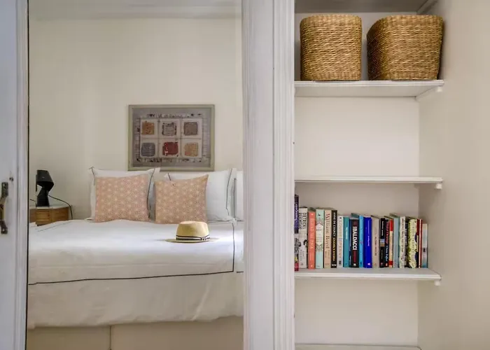 L'orme Antibois - En Plein Cœur Du Vieil