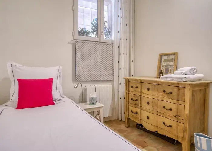 L'orme Antibois - En Plein Cœur Du Vieil Appartement Antibes