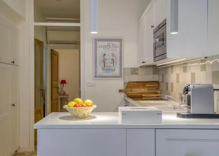 L'orme Antibois - En Plein Cœur Du Vieil Appartement Antibes