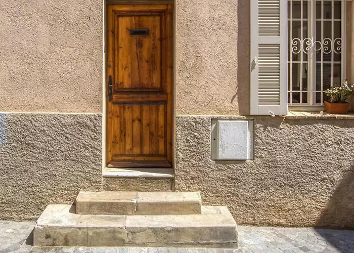 L'orme Antibois - En Plein Cœur Du Vieil