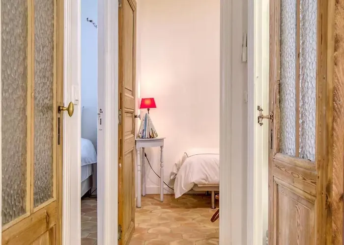 L'orme Antibois - En Plein Cœur Du Vieil Appartement Antibes