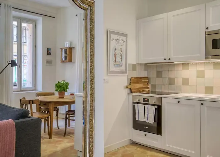 L'orme Antibois - En Plein Cœur Du Vieil *