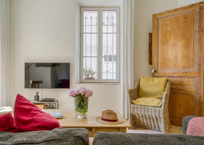 L'orme Antibois - En Plein Coeur Du Vieil Antibes