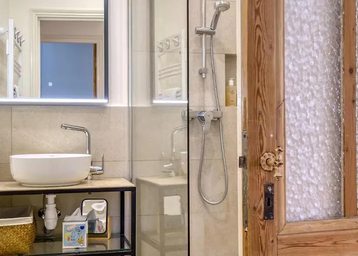 L'orme Antibois - En Plein Cœur Du Vieil Appartement Antibes